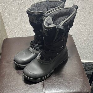 The North Face Black Winter Snow Boots with Fleece Lining